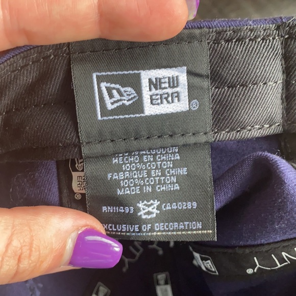 Vancouver Canucks cap - Picture 3 of 4